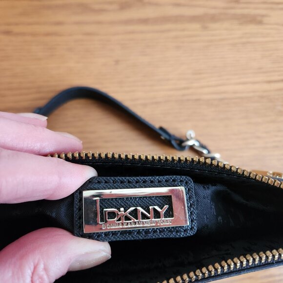 DONNA KARAN NEW YORK SMALL BLACK LEATHER EVENING BAG - Picture 5 of 11